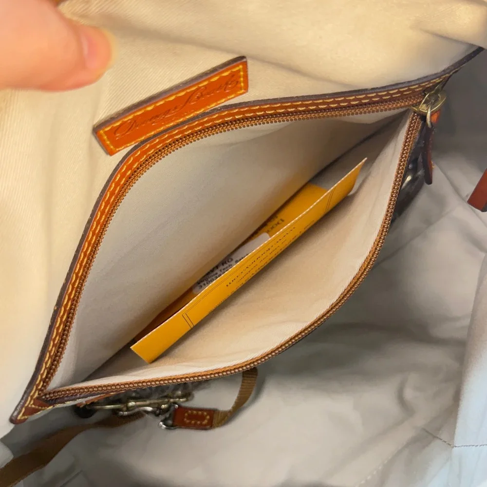 Dooney & Bourke excellent pre